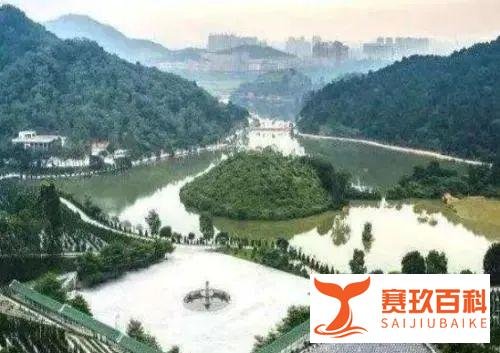给祖先或已过世的亲人上坟时,部分东西对坟墓的风水是非常不利的!