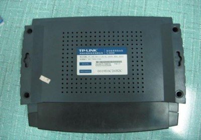 wifi路由器背面的账号密码怎么看的?