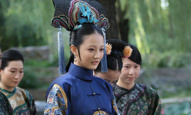 甄嬛传里面扮演甄母的演员和扮演玉娆的演员长的好像啊，不会是亲母女吧？？