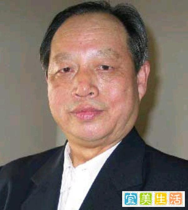首都国医名师李乾构，首创中医胃肠病学，擅治胃肠方面的疑难杂症