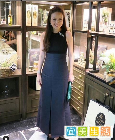 泰王也有拿不下的美女!54岁富婆肤白貌美一堆爱马仕,比王后滋润