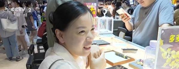 抢疯了!因为香港,深圳金价便宜30%,代购一趟赚几万!?