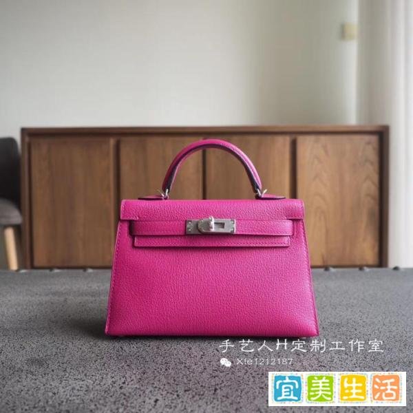 泰王也有拿不下的美女!54岁富婆肤白貌美一堆爱马仕,比王后滋润