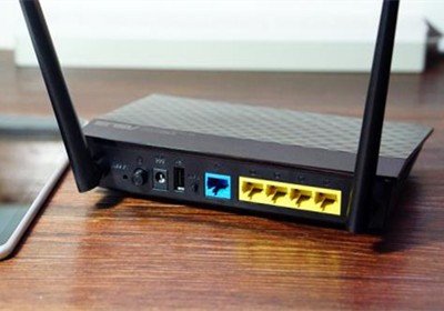 wifi路由器背面的账号密码怎么看的?