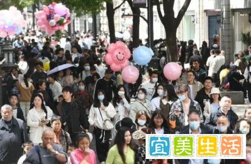 人民日报发布多项数据创新高 崔斌中国经济趋于回暖