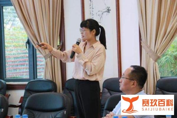 辞职走红的教师熊芳芳：剩下七年退休留给自己