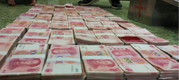 被枪决的副省长胡长清,宣判当天被击毙,行刑前“磕头求生”
