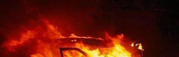 加油站为什么不能玩手机,要慎防闪爆事故