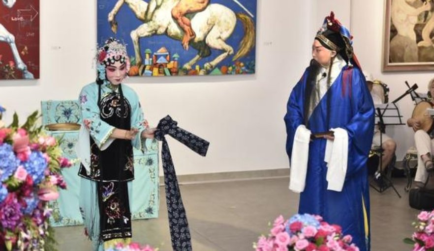 京剧《游龙戏凤》中正德帝说「好高的房子」是什么意思?