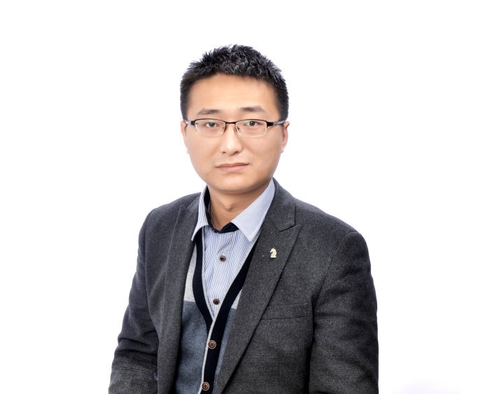 任岩的半月谈公考教研中心总监