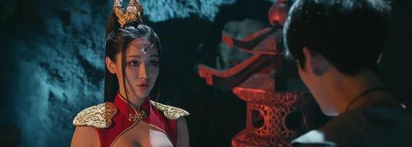 她身材堪比柳岩,在《御龙修仙传》中饰演剑灵,网友大饱眼福!