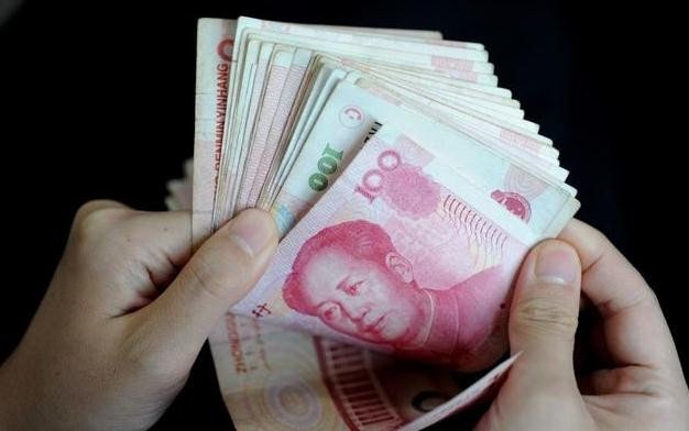 为什么我点钞时 老是几张粘在一起 一下就是点两三张 怎样才能一次点一张