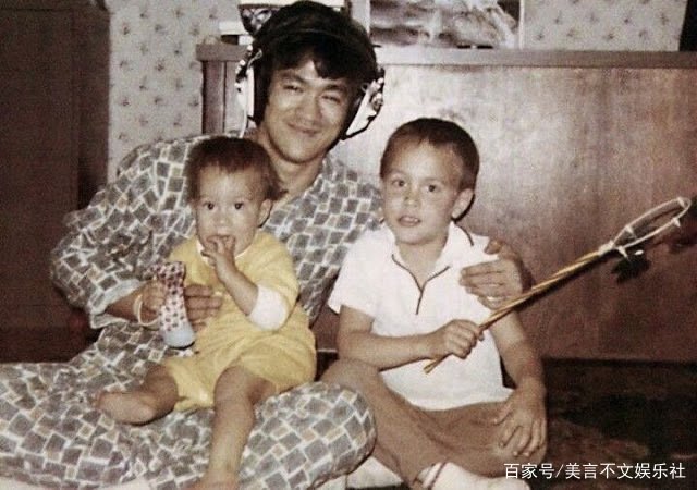 丈夫倒情人床上又丧子,被徒弟骗婚,李小龙老婆琳达如今怎样了?