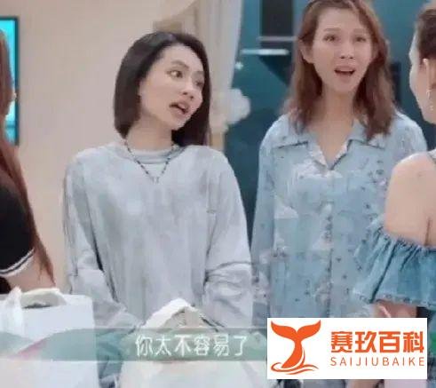 女明星卢靖姗说生孩子时是顺产的,生了36小时,因为不要打无痛,居然被骂上热搜!