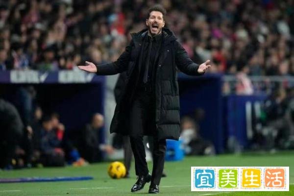 ?巴萨冬窗首签曝光,莱万或互换交易离队,巴萨新三叉戟诞生