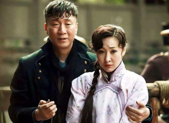 一代枭雄里彩铃是怎样离开的