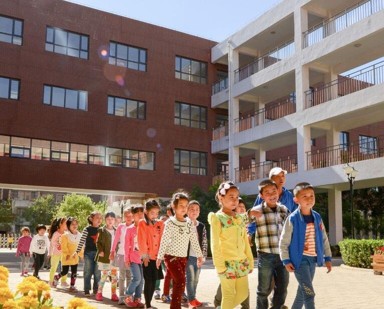primary school怎么读和怎么写？
