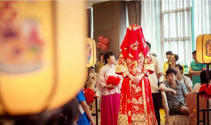 我记得有一首很恐怖的歌叫嫁衣想要嫁衣的歌词