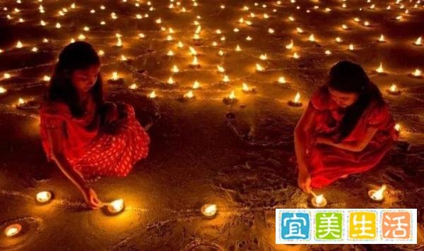 屠妖节的由来与特色：华人用假纸钞来祭祖，印度人用的可是真钱啊！