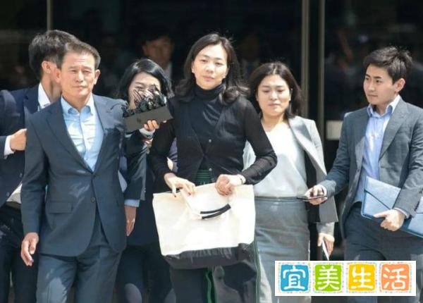 “恶魔千金”赵显娥：辱骂佣人，家暴丈夫，因一颗坚果逼停飞机！