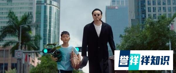 《我和我的父辈》票房2亿,猫眼评分9.5,时代推着往前走,走出光
