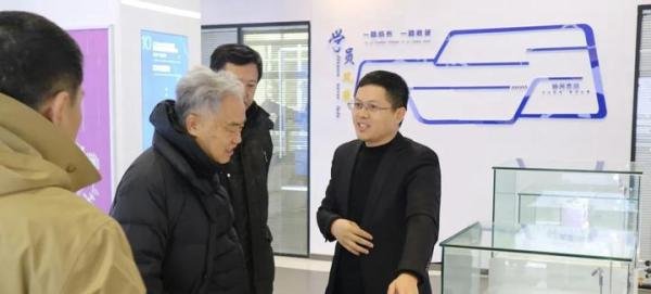 “中国3D打印之父”卢秉恒院士莅临登特菲参观交流