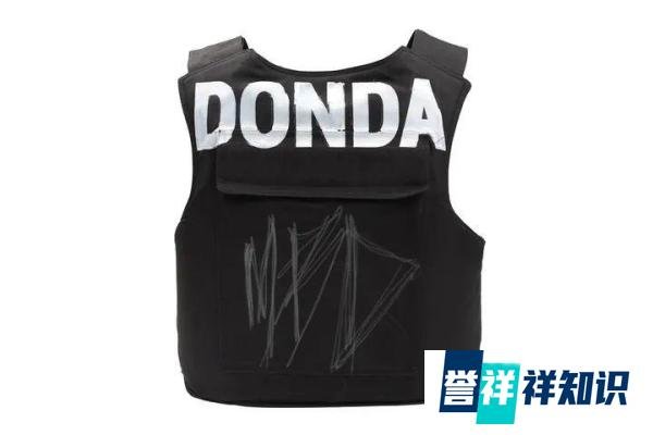 Kanye「DONDA」防弹背心20000美元卖出；刘乌鸡最新联名曝光