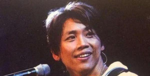 陶喆取出放在手指里15年的螺丝 回忆起那场车祸的细节