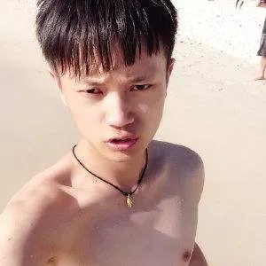楼何姒的介绍