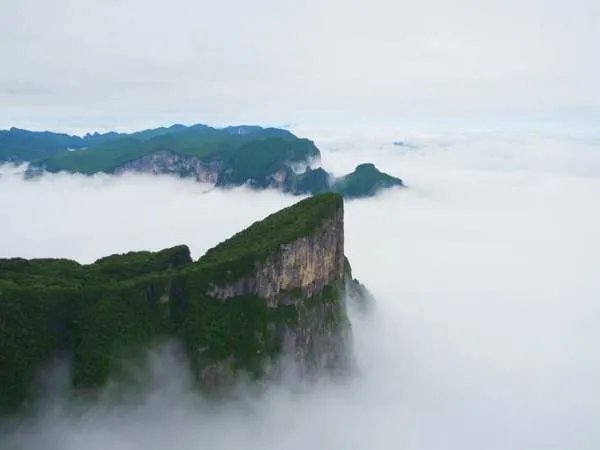 张家界天门山出现云海云瀑气象吗?