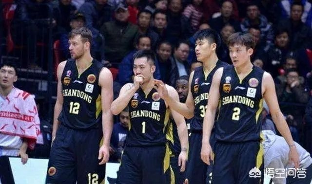 丁彦雨航蝉联CBA常规赛MVP!怎么评价小丁这赛季的表现?