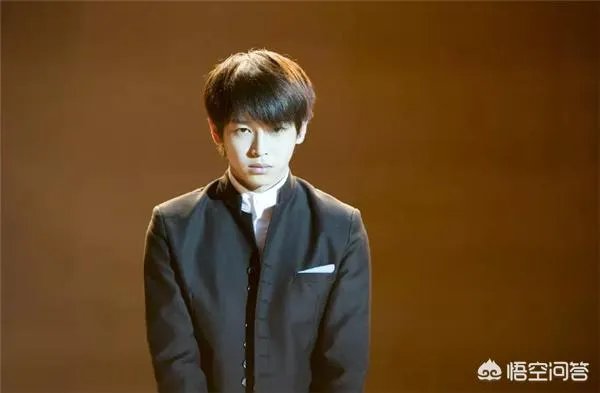 如何看待青年演员张子枫彭昱畅入围金马奖最佳女配角和最佳男主角?