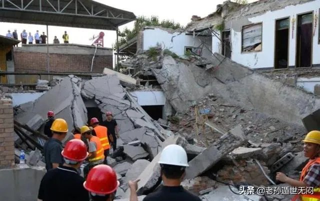 山西坍塌饭店在十多年间加盖或扩建了五六次，对此怎么看？