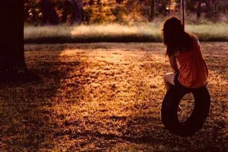 “女人要懂:爱一个人别急着付出,先看看那个人值不值得”怎么看?