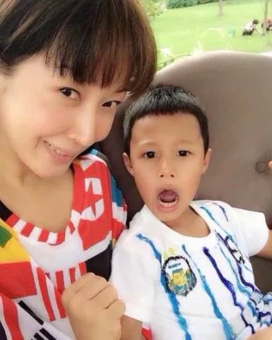孙悦歌手老公是谁? 5岁儿子可爱生活照曝光