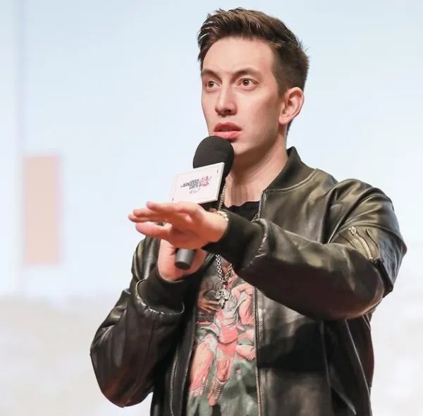 从网红到票房破40亿,“合资”小哥的每一步都很艰辛,后来怎样了?