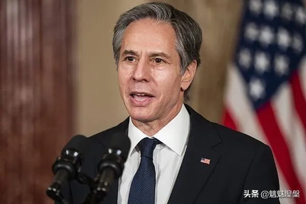 俄防长下令从俄乌边境撤军却留装备,认怂,还是普京也玩空城计?