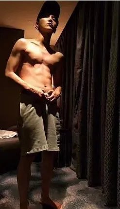 鹿晗变肌肉猛男是真的吗?