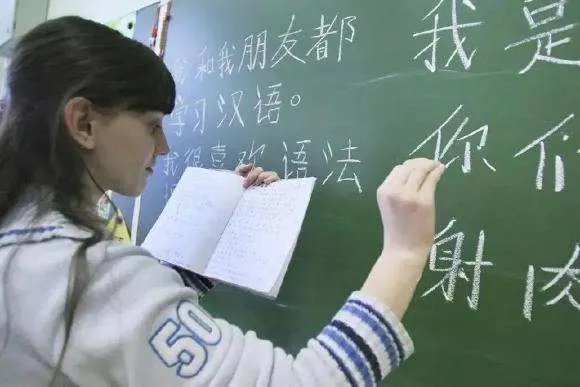 学汉语的老外要不要考试，他们的汉语试卷是怎样的？