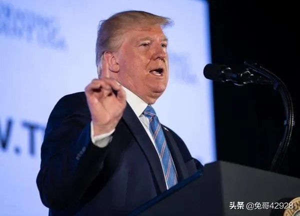 特朗普所说的，使用核弹来阻止飓风登陆的做法真的可行吗？