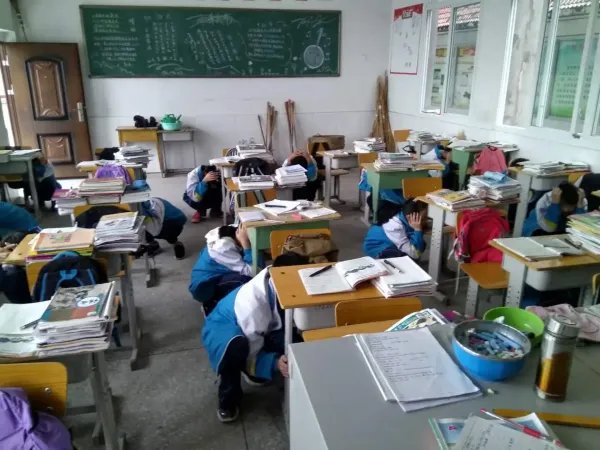 雅安再次发生强烈地震,造成当地震感强烈,这还是当年的余震吗?