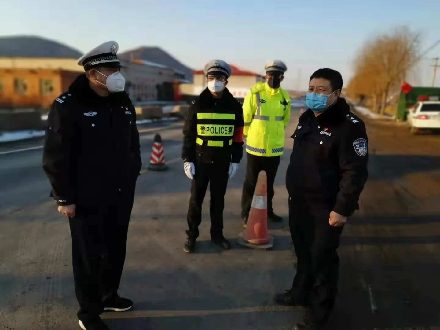河北一消防员出警时遇外国人,在线求助女友帮忙,对此你有何感触?