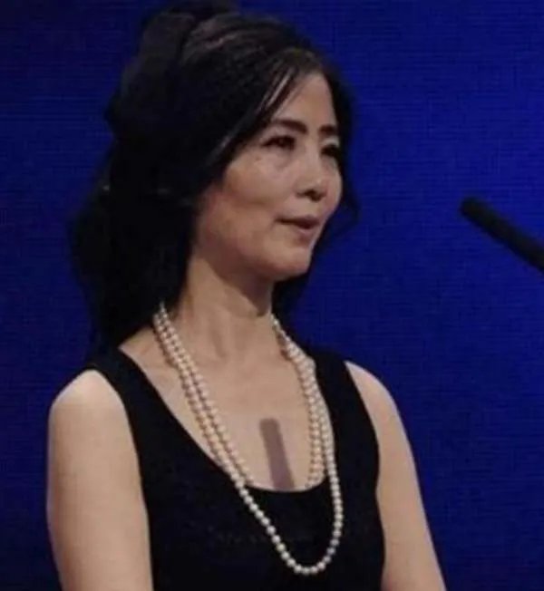 5年前《非诚勿扰》上,51岁吴愤奋被34岁小伙带走,如今怎样了?