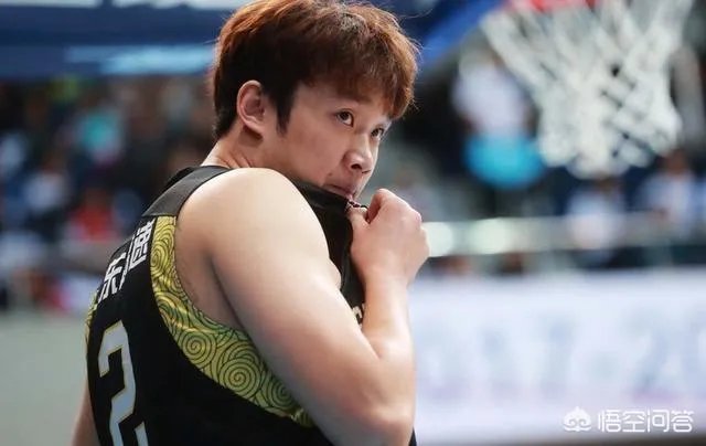 丁彦雨航蝉联CBA常规赛MVP!怎么评价小丁这赛季的表现?