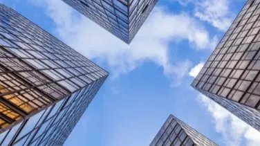 上海写字楼租金持续走低,部分空置率达四成,你觉得还会继续低迷下去吗?