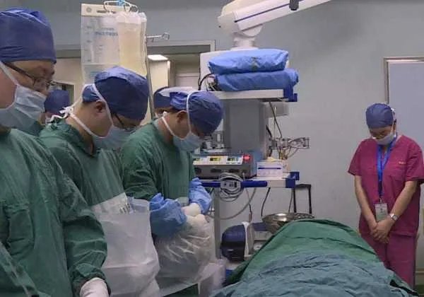 如何评价24岁女孩离世父母捐其器官救6人这一行为举动?