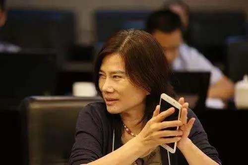 格力申请董明珠秘书孟羽童商标，你如何看待这件事？