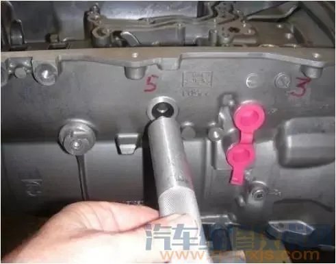 自动变速箱阀体总成拆卸与安装(教程图解)