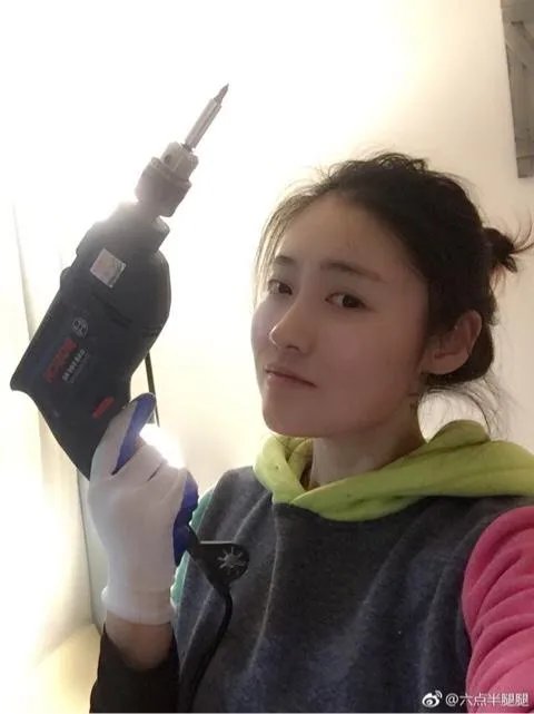 陈翔六点半腿腿发生了什么事?听说她去世了,真的假的?