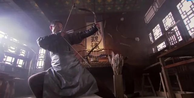抗日版《绿箭侠》，华妃娘娘蒋欣告诉你神箭手是怎样练